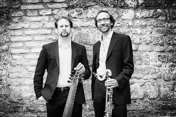 Jakob David Rattinger (links) und Christian Elin verbinden Barockmusik von Bach und Co. mit Jazz-Elementen.	Foto: VA