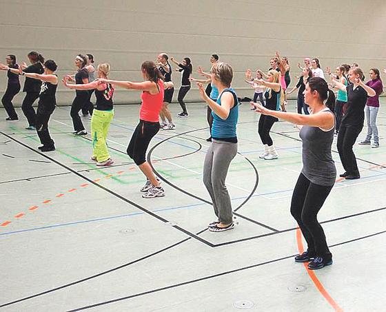 Tanzbegeisterte können beim TSV Feldkirchen in zehn Wochen bis zu 30 Stunden Zumba tanzen.	Foto: TSV Feldkirchen
