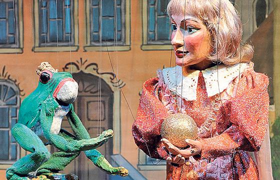 Das Marionettentheater Bille bezaubert am 17. November große und kleine Besucher in Putzbrunn.	Foto: VA