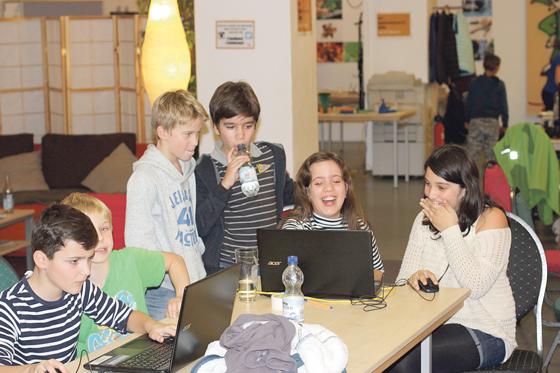 Kinder beim net-compass-Kurs.          Foto: Café Netzwerk/KJR