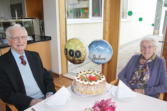 Katharina Dissing und Hans Müller feierten im November ihren 100. Geburtstag.  	Foto: privat