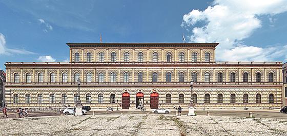 Blick auf den Königsbau der Residenz 2014.	Foto: MagentaGreen/CC-BY-SA 4.0