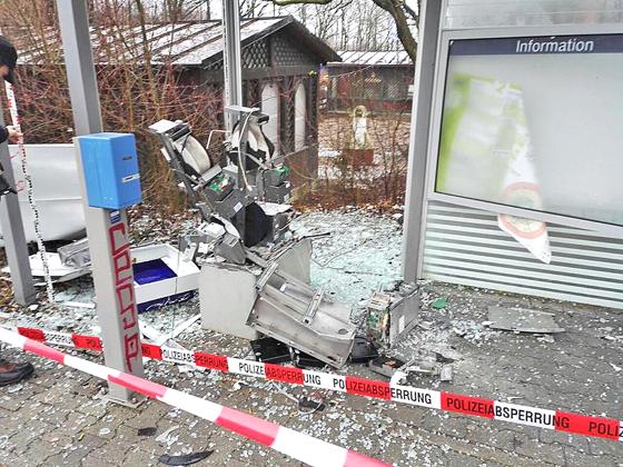 So sah es am 16. Februar aus, nachdem der erste Fahrkartenautomat gesprengt worden war. Am Sonntag wurde nun der zweite in die Luft gejagt. 	Foto: Landeskriminalamt