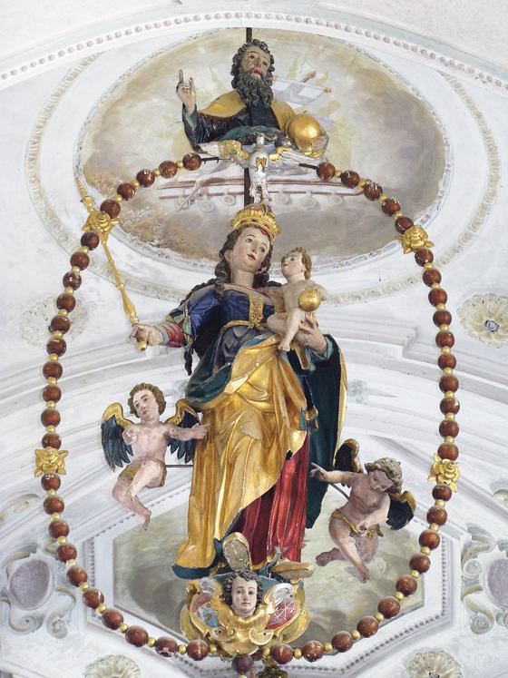 Rosenkranz-Madonna von David Zürn in der Filialkirche Albertaich stammt aus dem Jahr 1630. 	Foto: Ferdinand Steffan