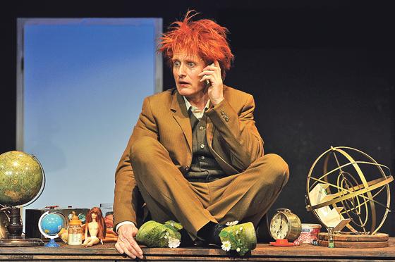Das Theaterstück »Dr. Wahn« kehrt zurück ins Café Metropol. 	Foto: Juliane Zitzlsperger