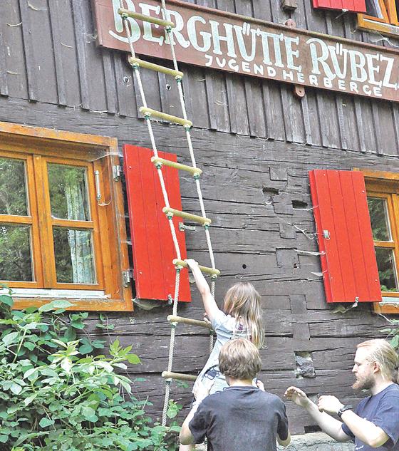 Die Evangelische Jugend Höhenkirchen bietet auch dieses Jahr wieder ihre beliebte Kinderfreizeit auf der Rübezahlhütte an. 	Foto: VA