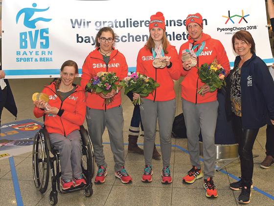 BVS Bayern-Präsidentin Diana Stachowitz nahm die bayerischen Sportlerinnen und Sportler nach der Rückkehr aus Pyeongchang in Empfang.  Foto: BVS Bayern