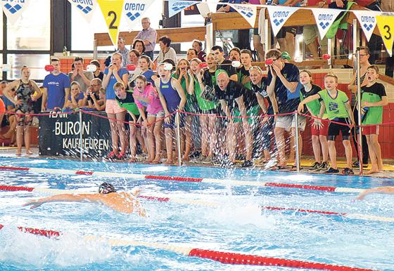 Neben der guten Stimmung gab es auch einige Erfolge für die TSV-Schwimmer. Foto: Karin Seyfert