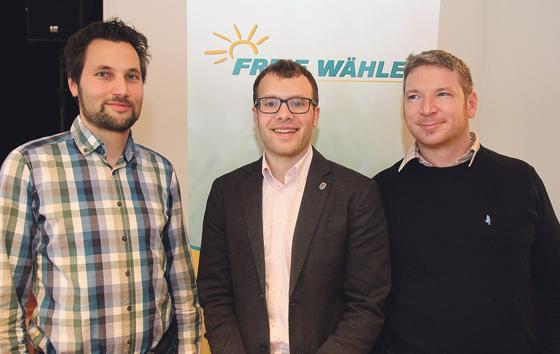 JFW Landesvorstandsmitglied Stefan Weinberger, Markus Erhorn und FW Pressesprecher Thomas Feuchter (v.l.). 	F: privat