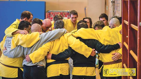 Der Betreuer des Grafenauer Judo-Teams Markus Perl bedankt sich für die Organisation und super Stimmung: »Wir haben uns sehr wohl und gut aufgenommen gefühlt.« 	Foto: Hornets