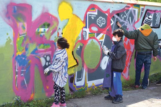 Das Maifest bietet unterschiedliche Aktivitäten für die Kiddies und Teenies - auch Graffiti ist mit dabei.	Foto: VA