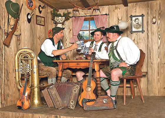 Hier werden Traditionen des Derbleckens, Singens und Musizierens im Wirtshaus auf originelle Art und Weise wieder aufgelebt. 	Foto: Josef Beck