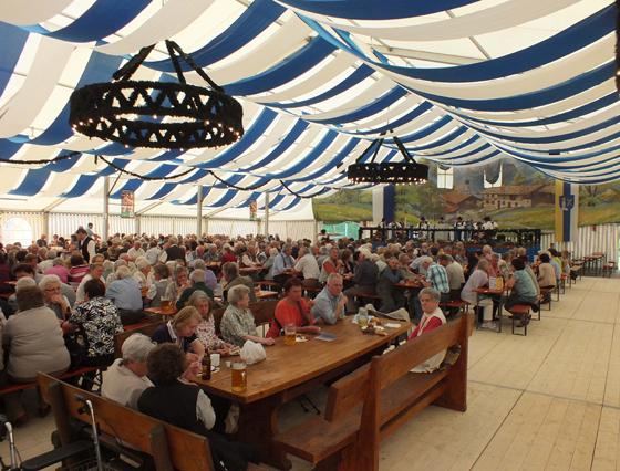 Der Seniorennachmittag beim Holzland-Volksfest gehört immer zum Programm. 	Archivbild: kw