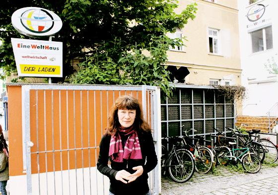 Geschäftsführerin Petra König wundert sich darüber, dass die FDP das EineWeltHaus schließen will.	Foto: js