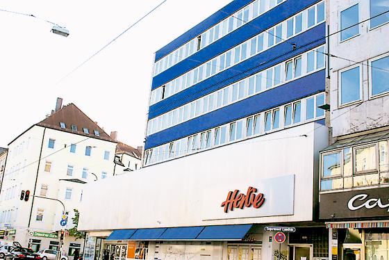 Das ehemalige Hertie-Kaufhaus soll einem modernem Geschäftshaus weichen. Foto: Hettich