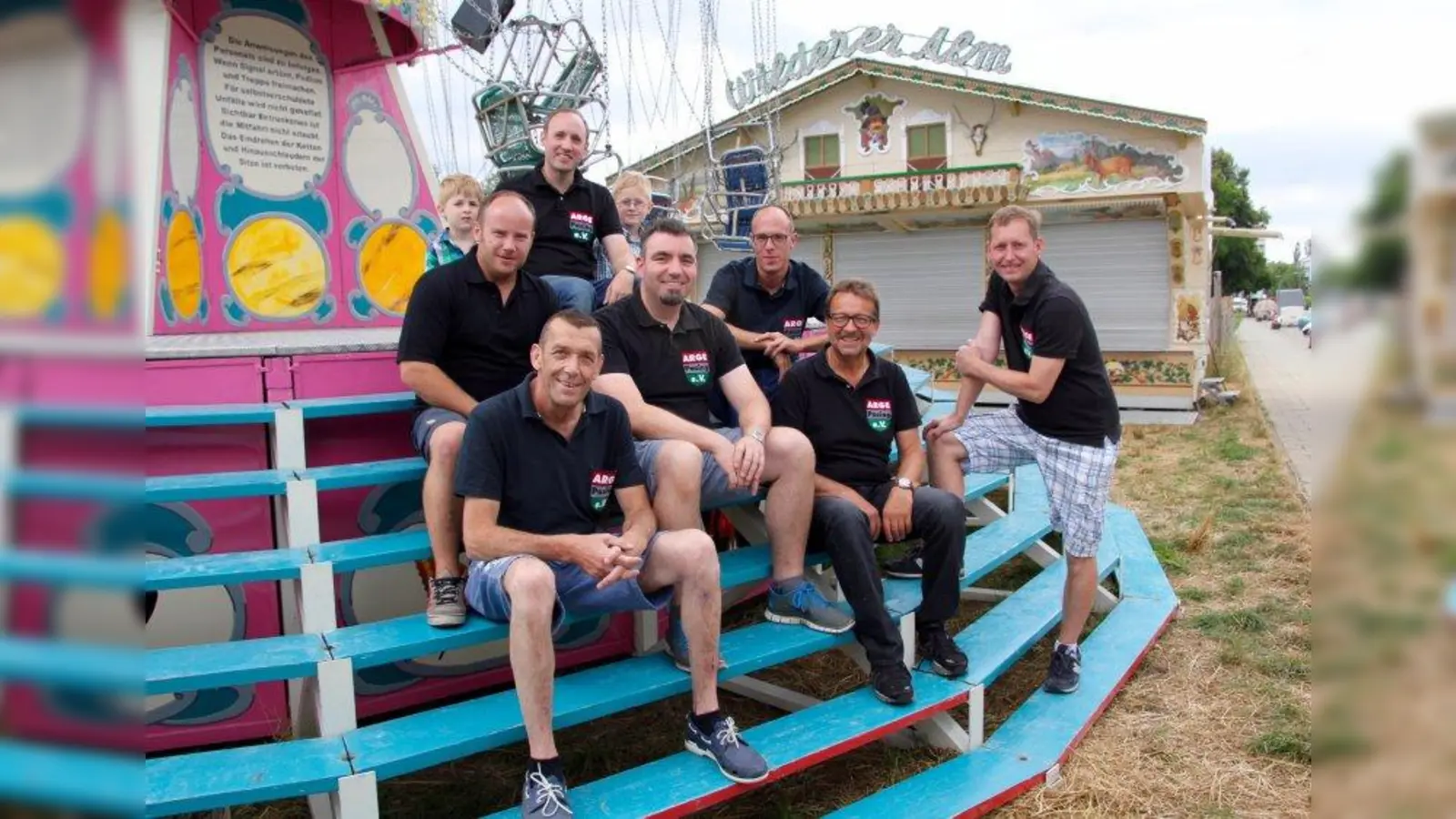 Die Wiesenräte freuen sich aufs kommende Pasinger Volksfest. Im Bild vom letzten Jahr sind die Wiesnräte (vorn v.l.) Toni Hinkofer, Peter Denk, Thomas Sedlmeier und Markus Westenhuber sowie (hinten v.l.) Andreas Kirchmeier, Georg Felbermayr jun. und Florian Bühl. (Foto: us/archiv)