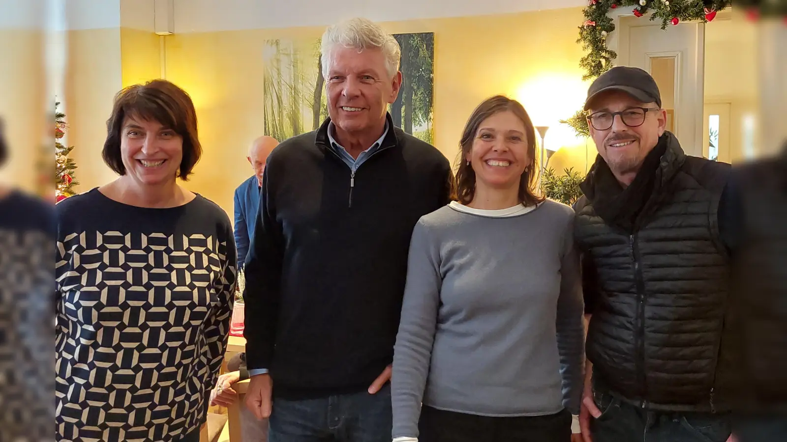 Oberbürgermeister Dieter Reiter (Zweiter von links) besuchte das ASZ Isarvorstadt. (Foto: ASZ)