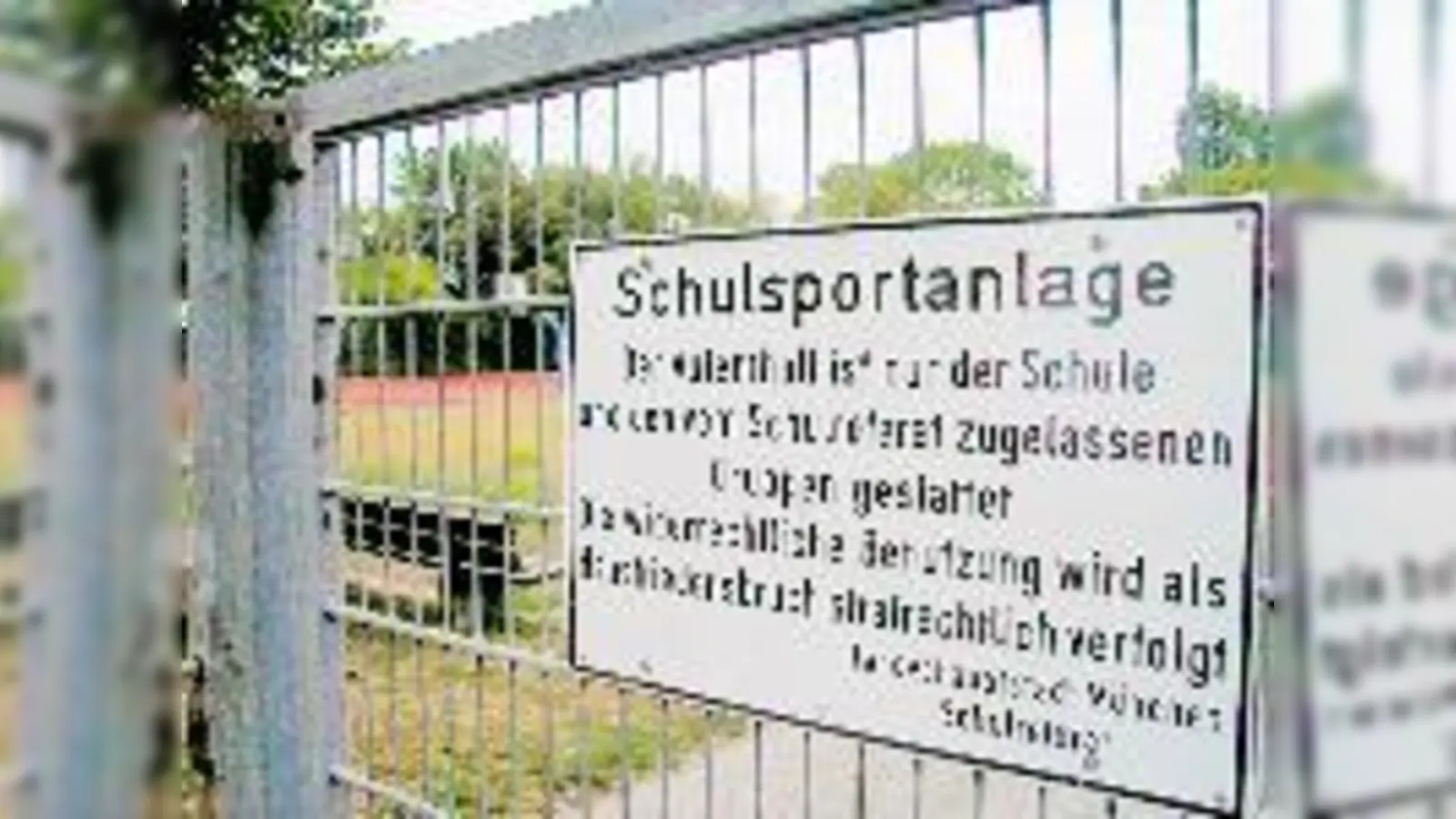Zum Spielen und Sporteln freigegeben, auch außerhalb des Unterrichts: die städtischen Schulhöfe.	 (Foto: cr)