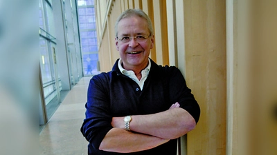 Der langjährige Chordirektor von Herz Jesu, Robert Grasl, geht in den Ruhestand. Zuvor leitet er aber nochmals das Passionskonzert am 26. März. (Foto: Archiv/ Daniel Holzmann, © Grasl)