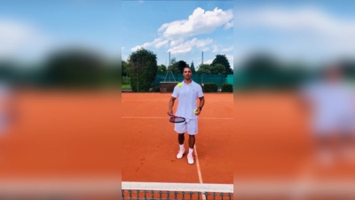 Trainer Giulio Ghedina von der Tennisschule des TC Grün-Gold freut sich auf weitere Anmeldungen.  (Foto: VA)