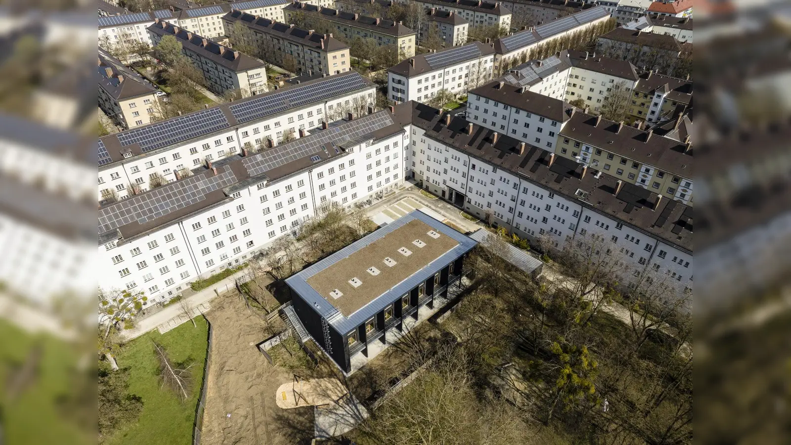Im Innenhof wurde das neue, niedrigere Haus gebaut. (Foto: Thilo Härdtlein)