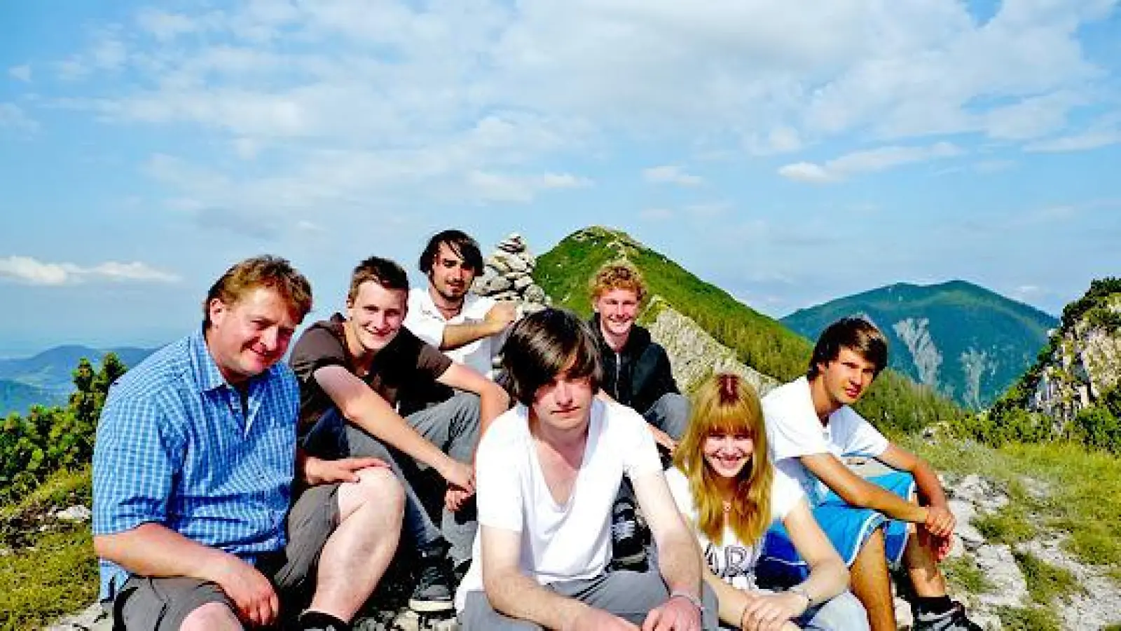 Rainer Haas, Sebastian Fürst, Philipp Andriotis, André Schmidt, Andreas Reinisch, Veronika Barta und Jonas Köksal (v.l.) am Ende eines langen Drehtags.	 (Foto: privat)