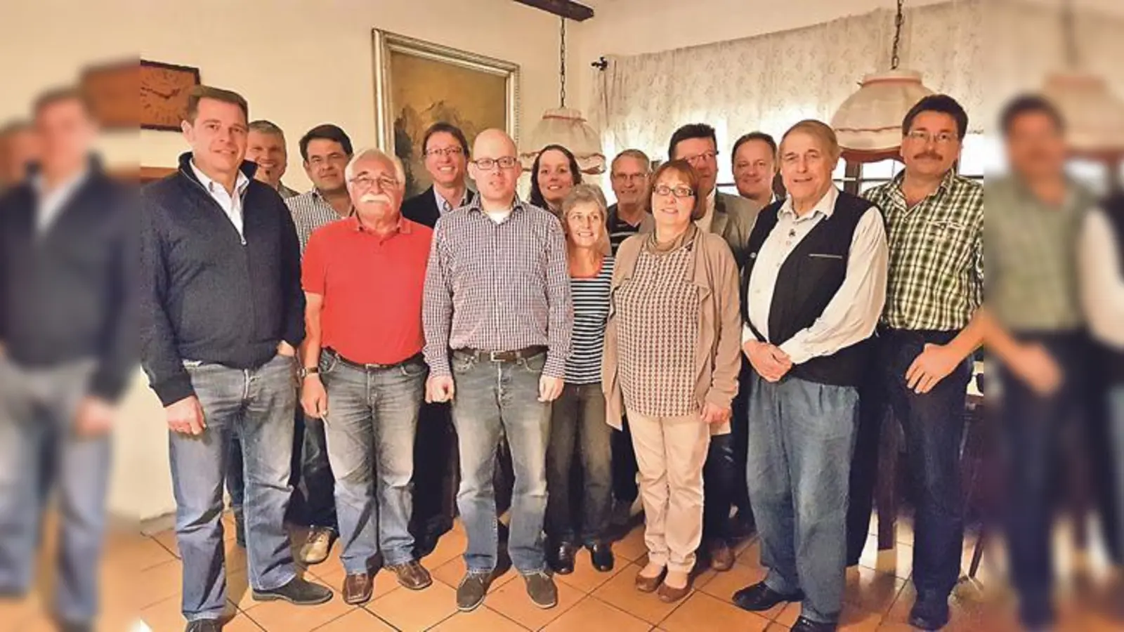 Die neue Vorstandschaft des Steinhöringer CSU-Ortsverbandes stellt sich für das Wahljahr auf. 	 (Foto: CSU)