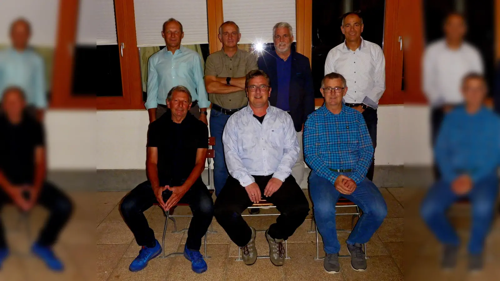 Der neu gewählte Vorstand des SV Waldperlach (v.l.). stehend: Hans Eichhorn, Günter Martin, Heinz Wittmann, Georg Batshoun, sitzend: Hans Danner, Peter Aschenbrenner und Franz Danner. (Foto: Privat)