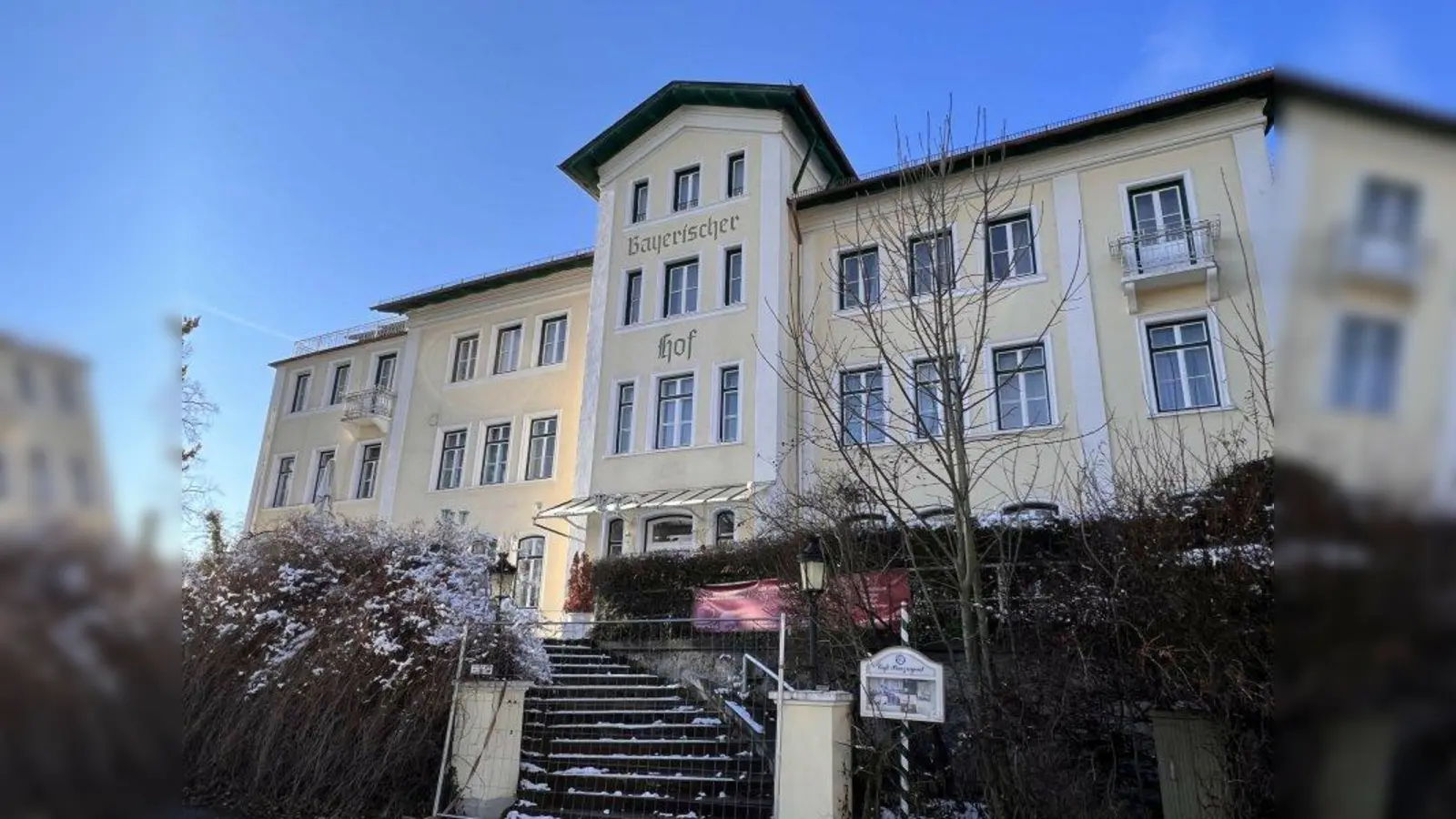 Im Dornröschenschlaf: der Bayerische Hof in Starnberg. Gesucht wird jetzt ein Prinz in Form eines finanzstarken Investors. (Foto: Hauck)