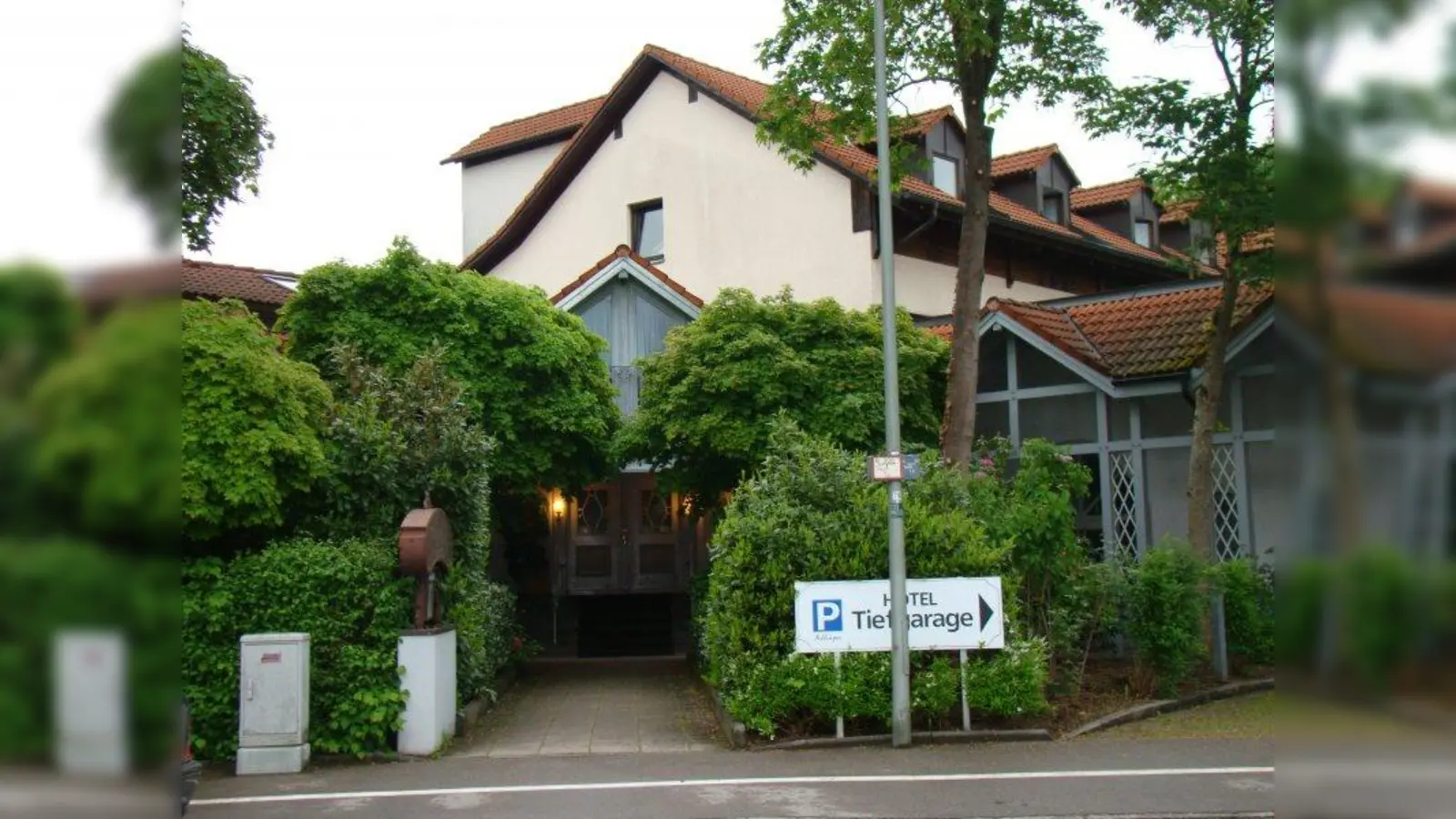 Das Hotel Pollinger bietet den Flüchtlingen auf unbestimmte Zeit Asyl. (Foto: pst)