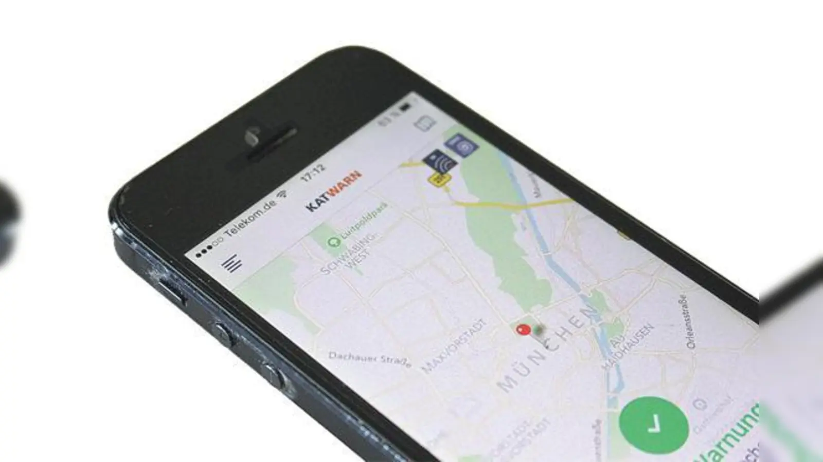 Mit Karte und Warnmeldung warnen die Behörden per ­KATWARN. Am vergangenen Freitag war die App aufgrund vieler Zugriffe für viele Nutzer nicht erreichbar.	 (Foto: cr)