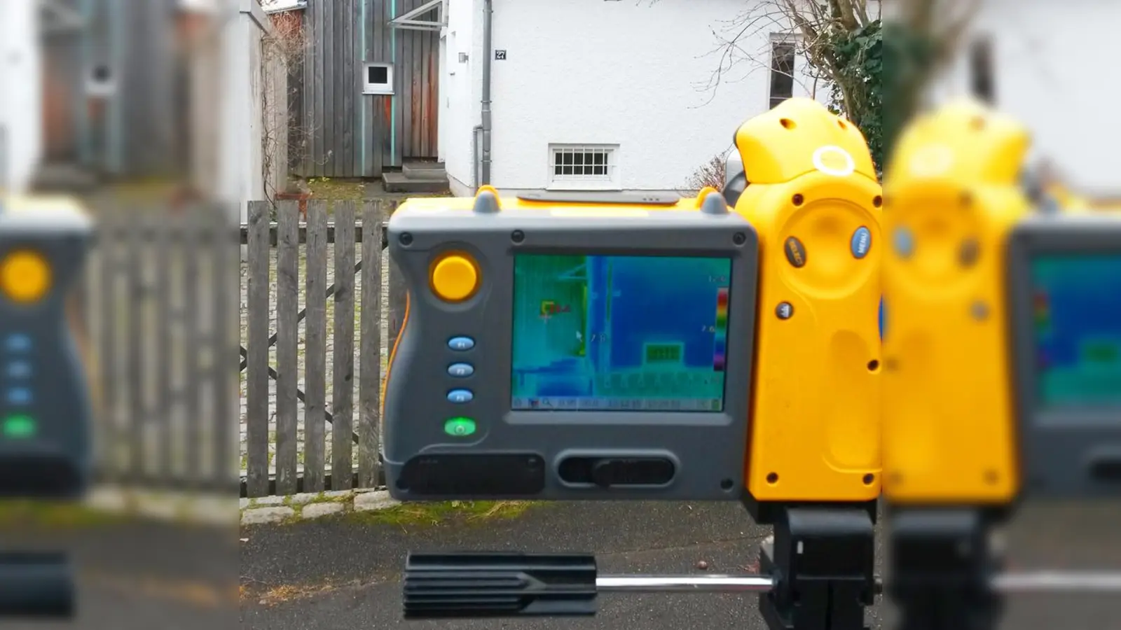 Mit der Thermografie-Kamera werden Kältebrücken sichtbar. (Foto: Gemeinde Gräfelfing)