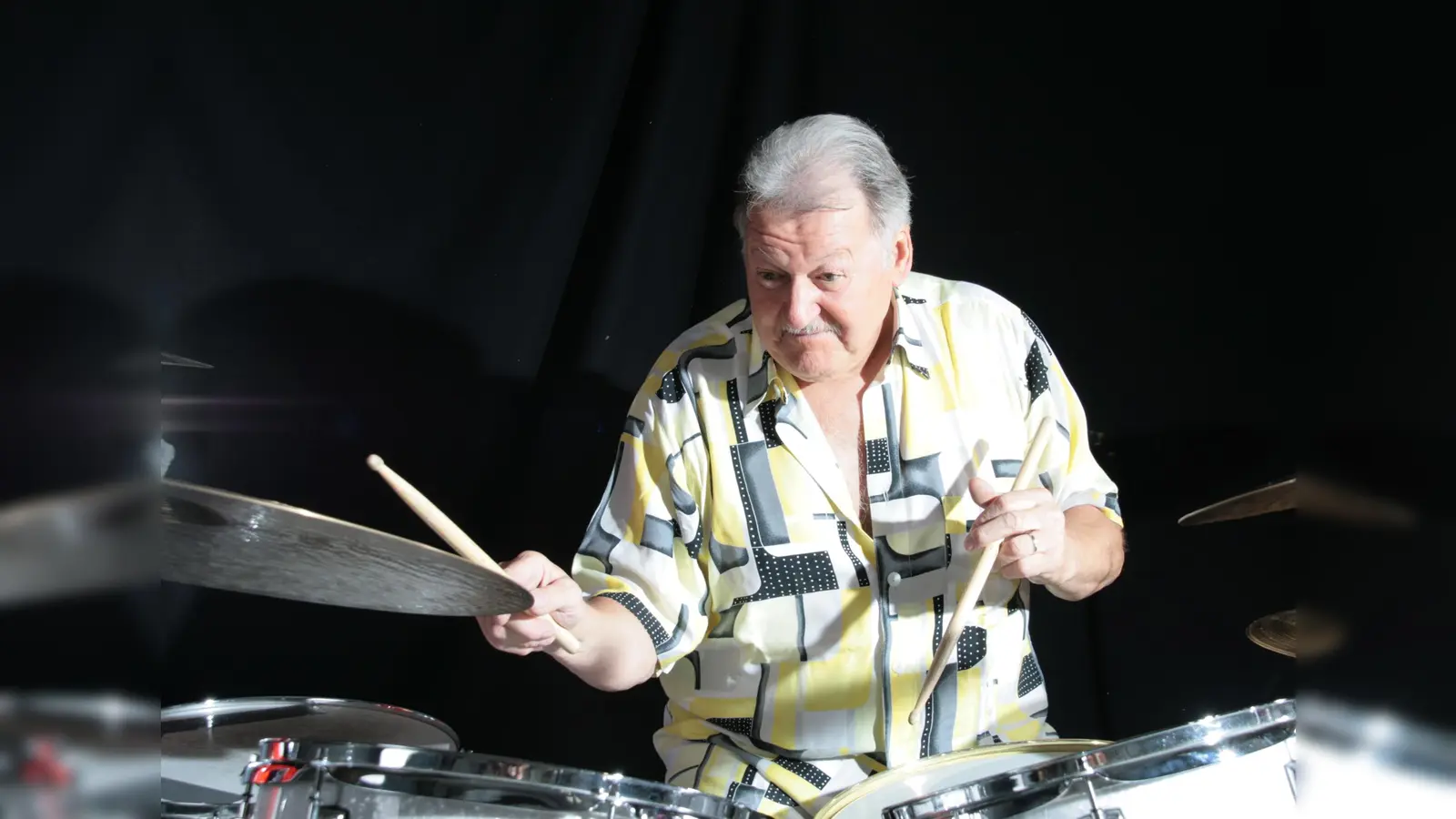 Charly Antolini ist ein gern gesehener Künstler auf den Bühnen der Linie 1. (Foto: privat)