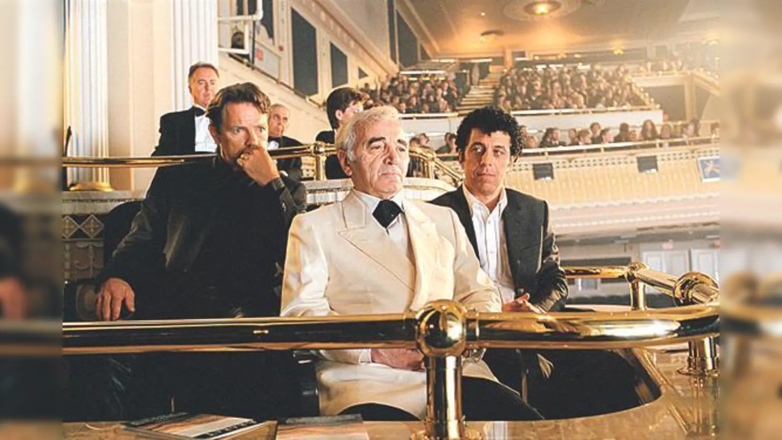 Szene aus dem Film Ararat mit Bruce Greenwood, Charles Aznavour und Eric Bogosian (v.li.).	 (Foto: VA)