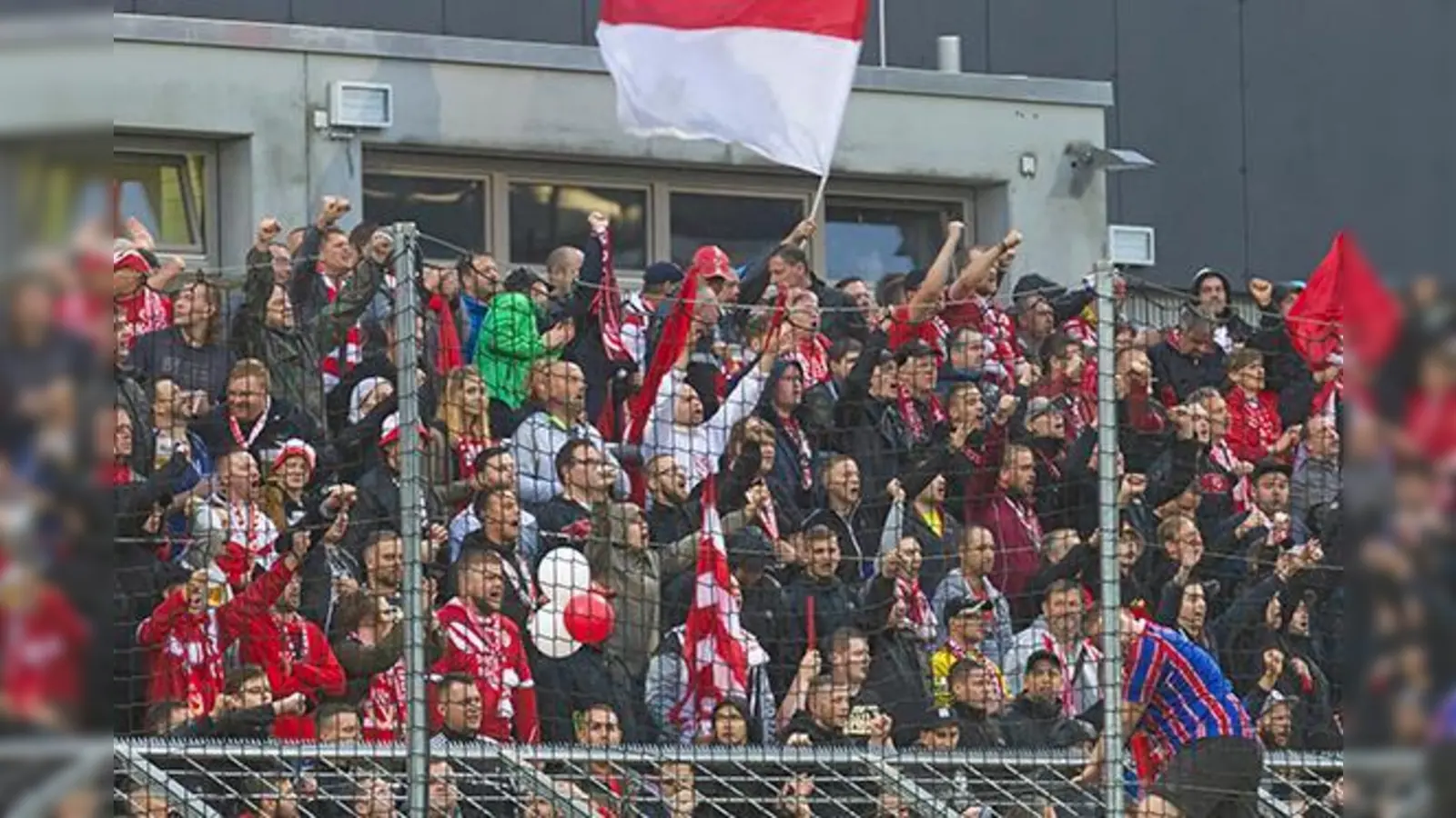 Einsamer Rufer: FC Energie Cottbus.  (Foto: Anne Wild)