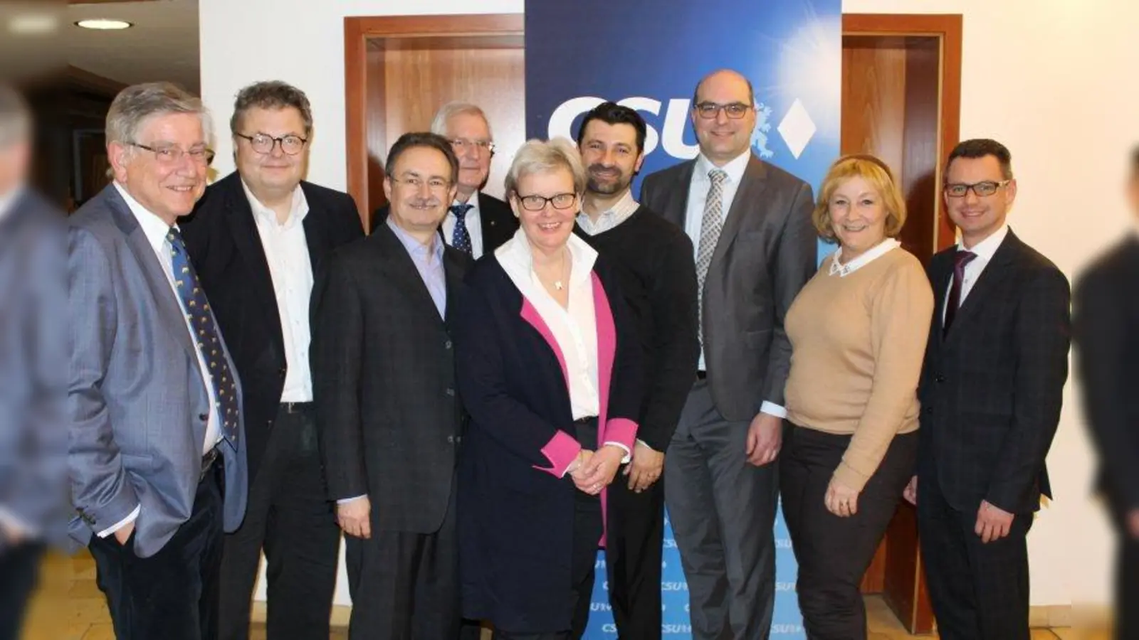 Das Gremium (von links): Staatsminister a.D. und MdL Dr. Thomas Goppel, MdL Alexander Dorow, Bezirksrat Harald Schwab (STA), Bezirksrat Josef Loy (LL), CSU Kreisvorsitzende Stefanie von Winning, Bundeswahlkreisgeschäftsführer Erol Hanci, CSU Bundestagskandidat Michael Kießling, Vorsitzende der Frauen-Union Kreisverband Starnberg, Ute Nicolaisen-März und Oliver Simon, CSU Ortsvorsitzender Germering. (Foto: Leopold Hahn)