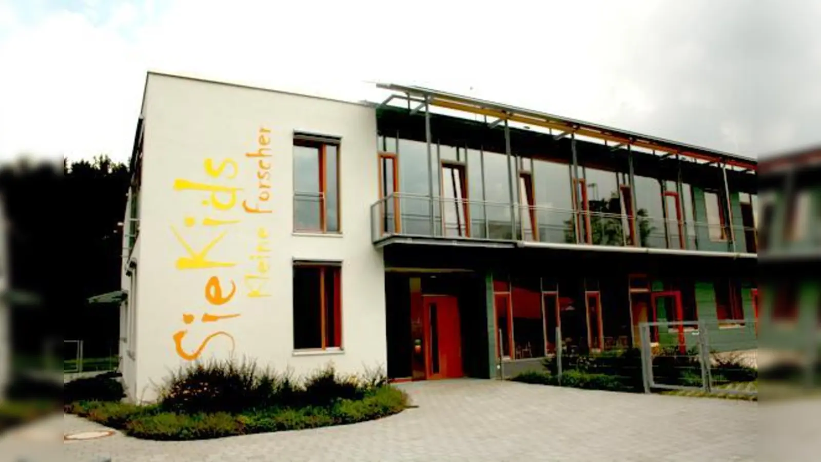 In den Jahren 2010 bis 2014 will die Stadt insgesamt 91 Millionen Euro in den Ausbau der Kinderbetreuung investieren. Bezuschusst wurde unter anderem die neue Krippe am Otto-Hahn-Ring in Neuperlach, die im Mai eröffnet hat.  (Foto: js)