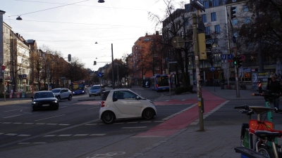 Mehrheitlich empfahlen die Stadtteilbewohner bei der Bürgerversammlung die Schaffung einer autofreien Furt am Rotkreuzplatz. (Foto: Beatrix Köber)