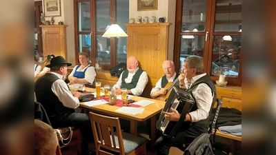 Der Ottobrunner Viergsang tritt beim Hoagascht in Unterhaching auf.  (Foto: Willi)