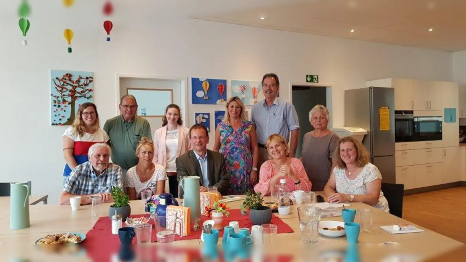 Albert Metz, Eva Kuchler, Andreas Haas, Gaby Off-Nesselhauf, Monika Fußeder (sitzend von links), Pia Schnell, zweiter Bürgermeister Wolfgang Andre, Julia Granese, Manuela Kreuzmair, Christian Ganslmeier und Monika Greczmiel (stehend von links). (Foto: CSU Germering)