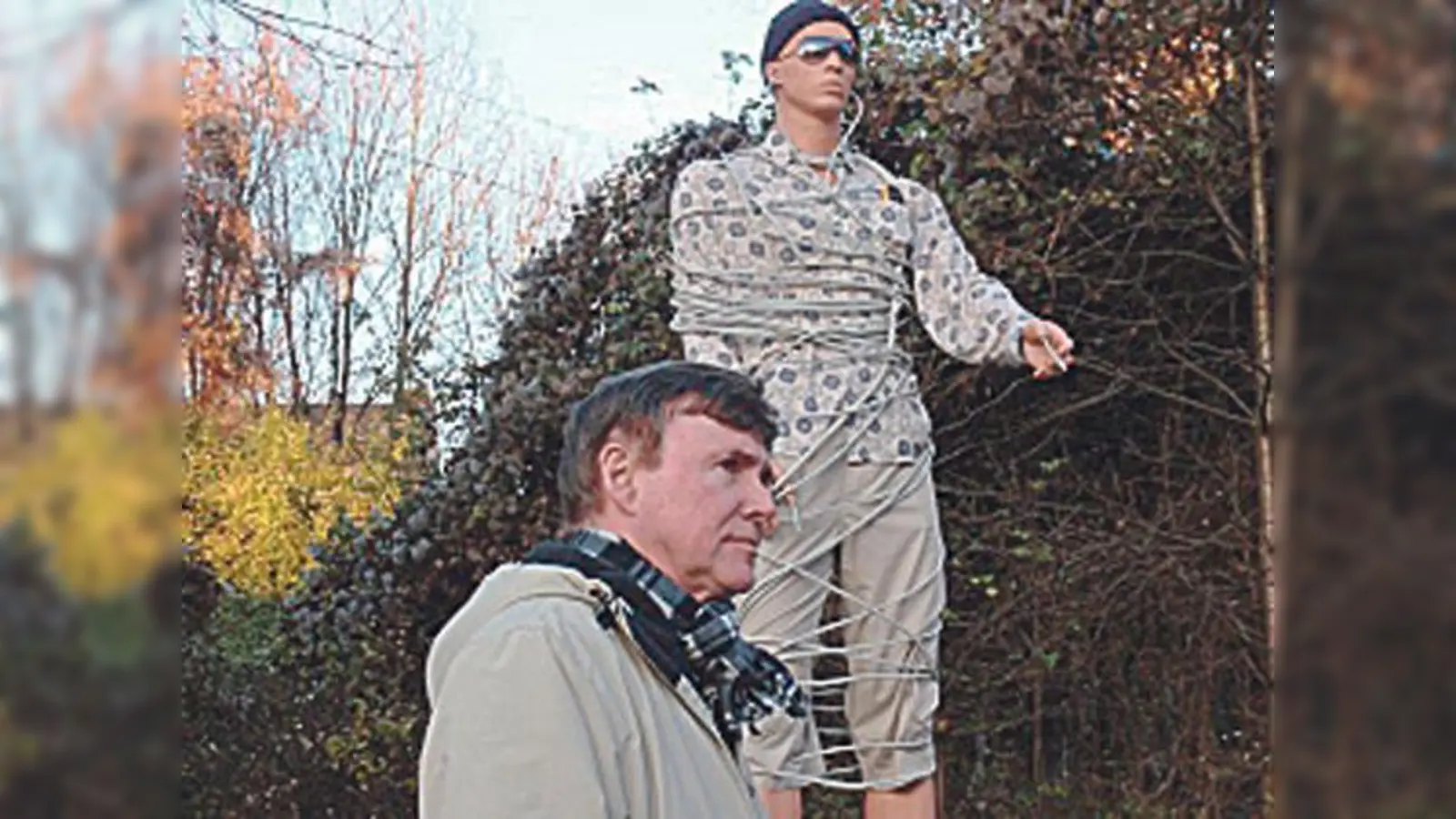 Herbert Süßmeier und sein neuestes Kunstwerk, das jetzt am Hans-Mielich-Platz steht.   (Foto: Privat)