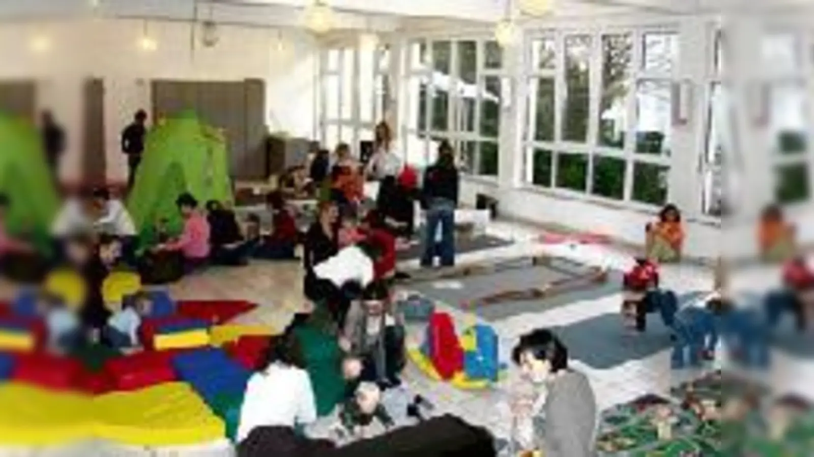 An kühlen Tagen Spielparadies für Eltern und Kinder: der Winterspielplatz in der Holzstraße.	 (Foto: VA)