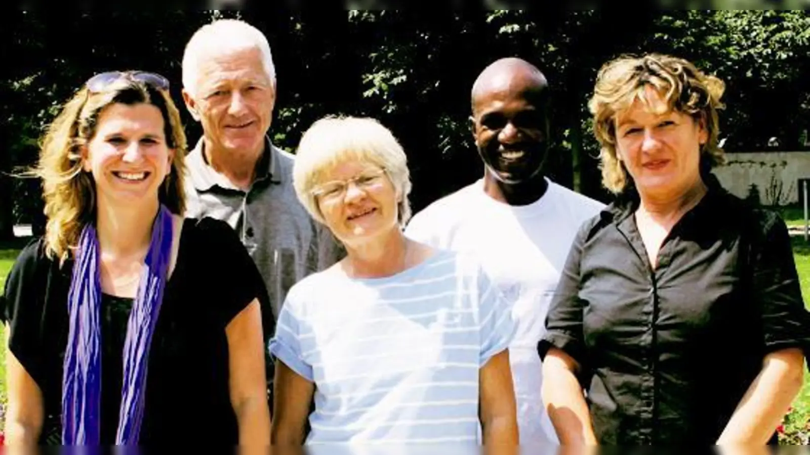 Noch stehen sie still. Aber bald nehmen es Julia Schönfeld-Knor, Wolfgang Stengel, Kathrin Koop, A.J. Green und Jutta Brandl-Hammer (v.l.) mit den Moosachern auf.	 (Foto: bm)