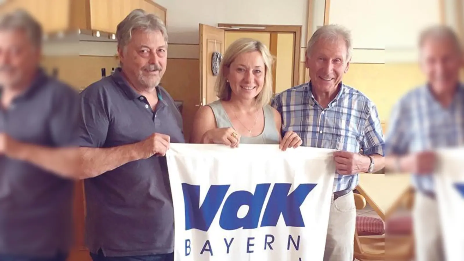 Bernd Schabenberger, stellvertretender Vorsitzender des VdK-Kreisverbands Erding-Ebersberg, die Landtagsabgeordnete Doris Rauscher und Rudi Ways, ehemaliger Vorsitzender des VdK Erding-Ebersberg (v.li.) bei der Veranstaltung.  (F.: VdK)