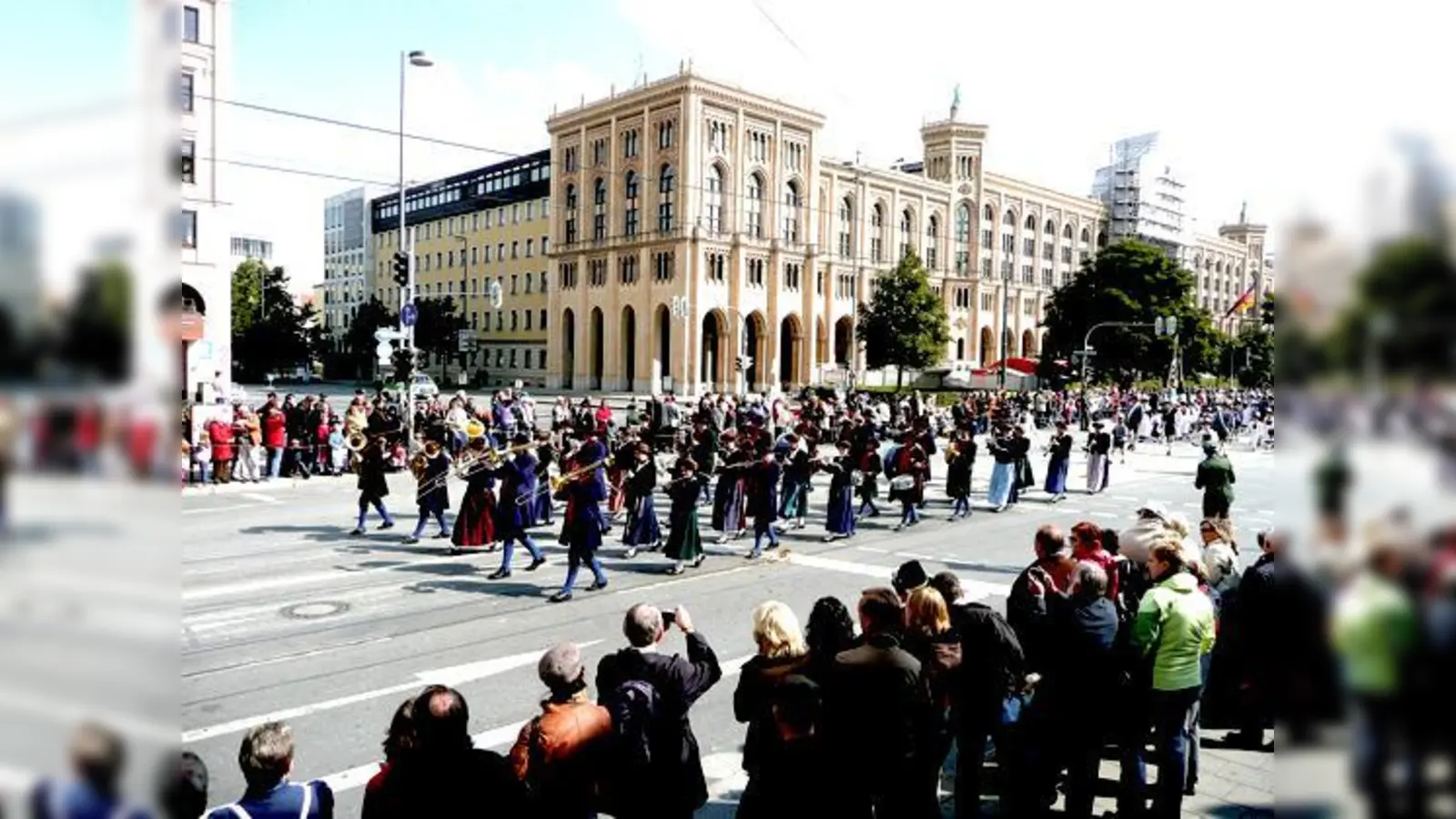 Die Geltinger sind zum 15. Mal beim Trachten- und Schützenzug dabei.	 (Foto: privat)