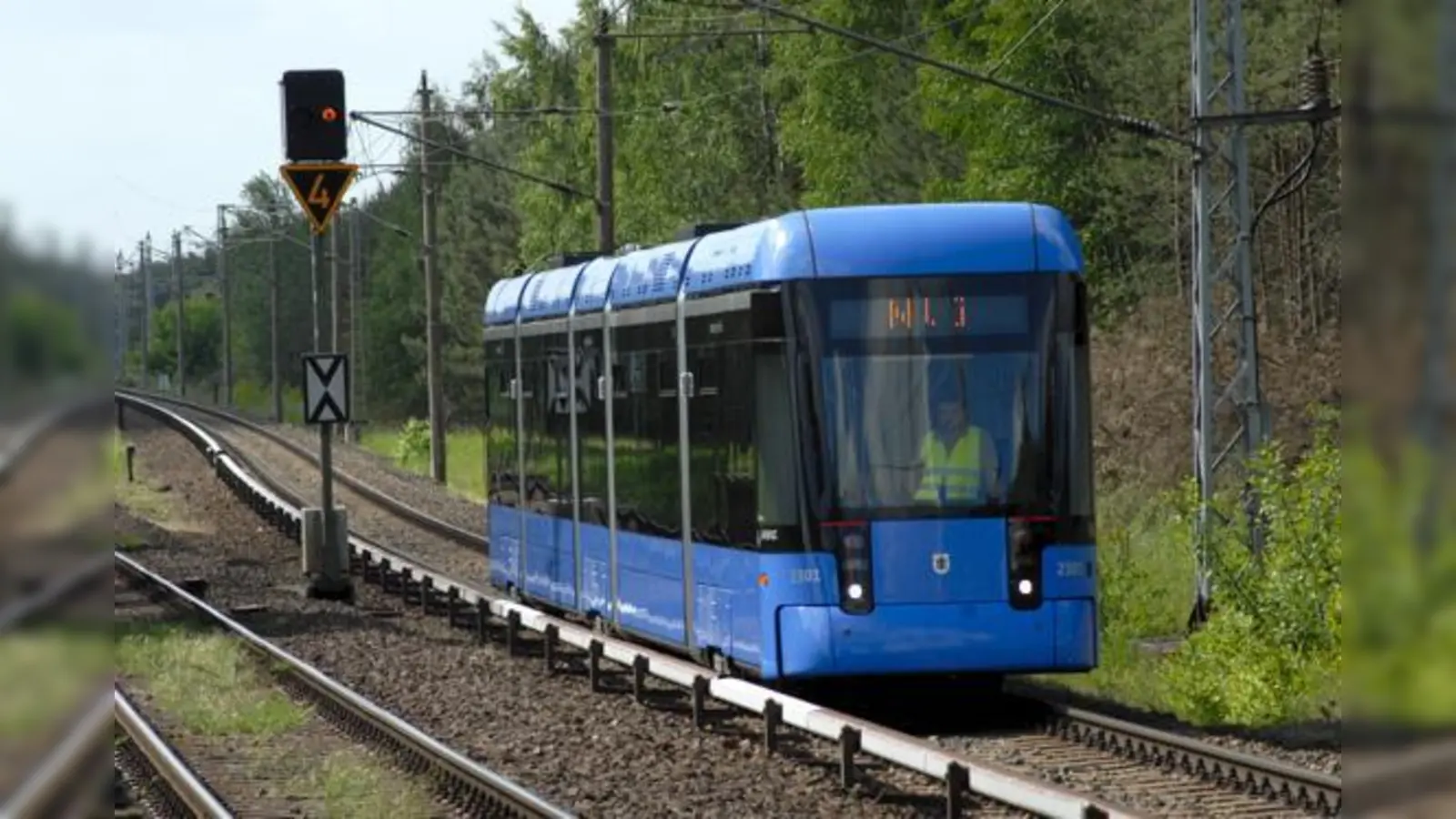 Die Vario-Trambahn oben ohne legte vor kurzem auf einer Teststrecke in Berlin per Batteriebetrieb 16 Kilometer zurück  Weltrekord.  (Foto: Stadler Pankow GmbH)