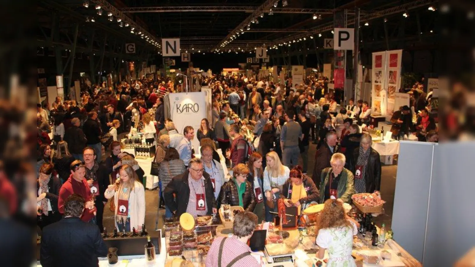 Immer gut besucht: Rund 200 Aussteller präsentieren ihre edlen Tropfen und Delikatessen. (Foto: Vinessio Weinmesse München)