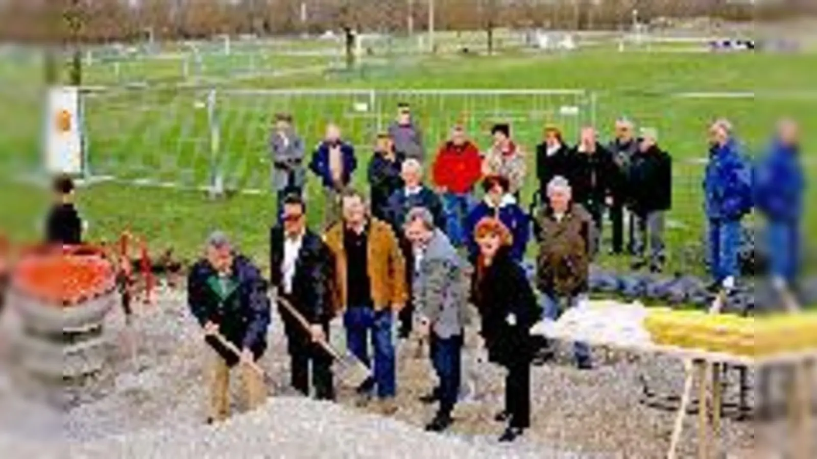 V.  (Foto: Walter Tarin, Robert Hallinger (FC Phönix), Georg Zettl)