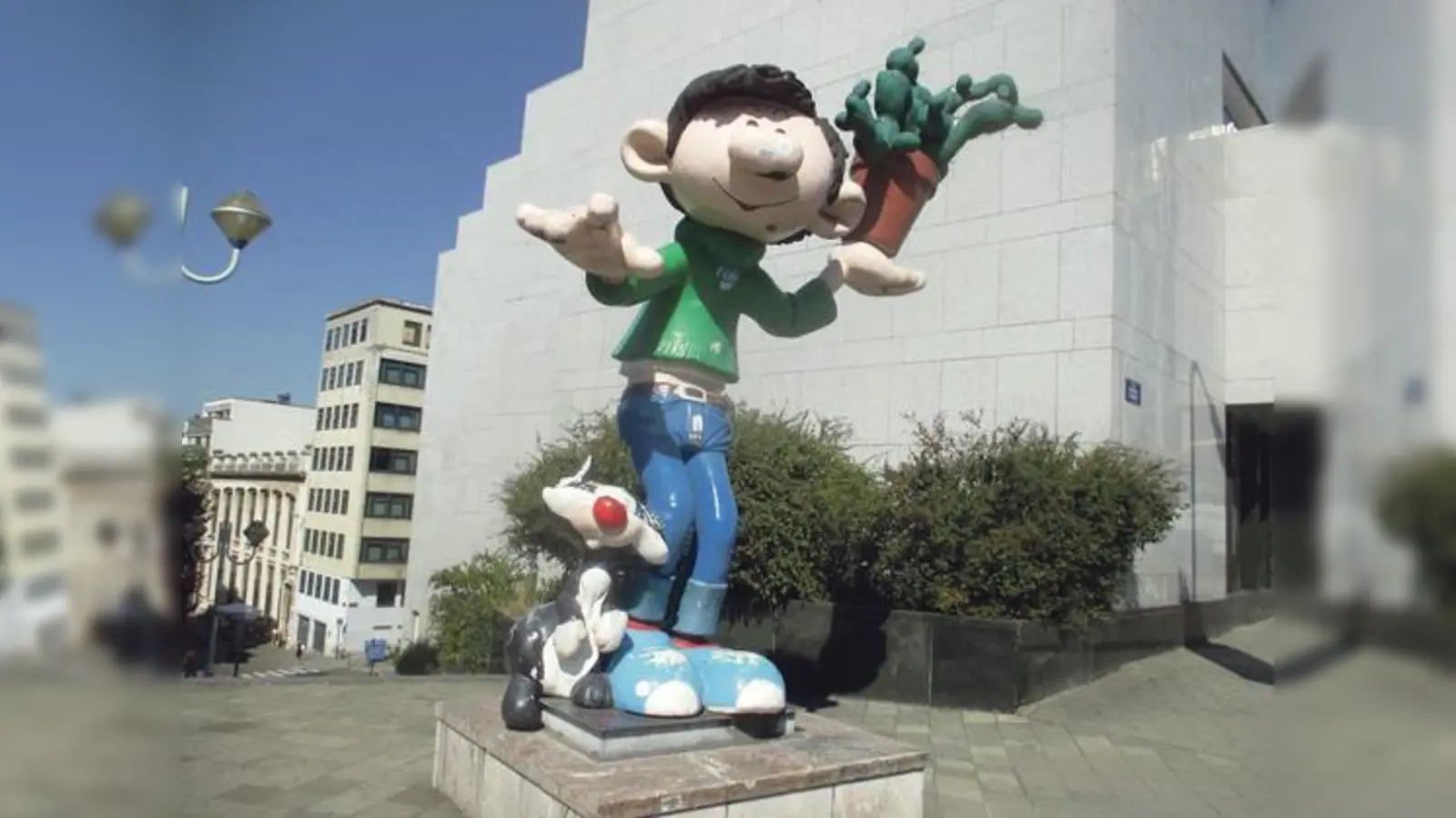 André Franquin ist einer der vielen belgischen Comicautoren, die sich mit ihren unterhaltsamen Charakteren unsterblich gemacht haben. Einer davon ist Gaston Lagaffe, der überlebensgroß in Brüssel am Boulevard Pachéco steht.	 (Foto: VA)