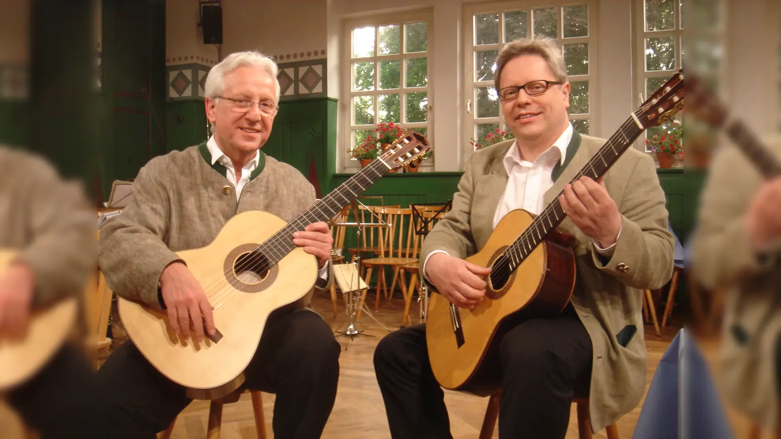 Heinz und Peter Neumaier werden beim Bairischen Passionsspiel von Herbert Regele auftreten.  (Foto: Neuemaier)